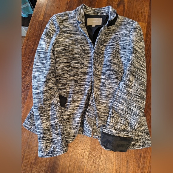 Banana Republic Tweed Blazer size 6. - Picture 11 of 13